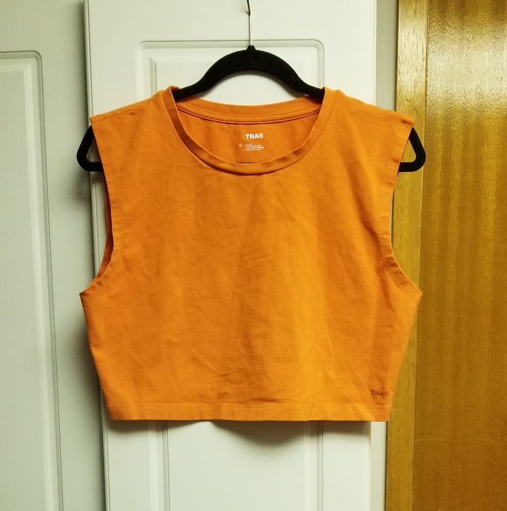 🍁🌺TNA sleeveless crop top